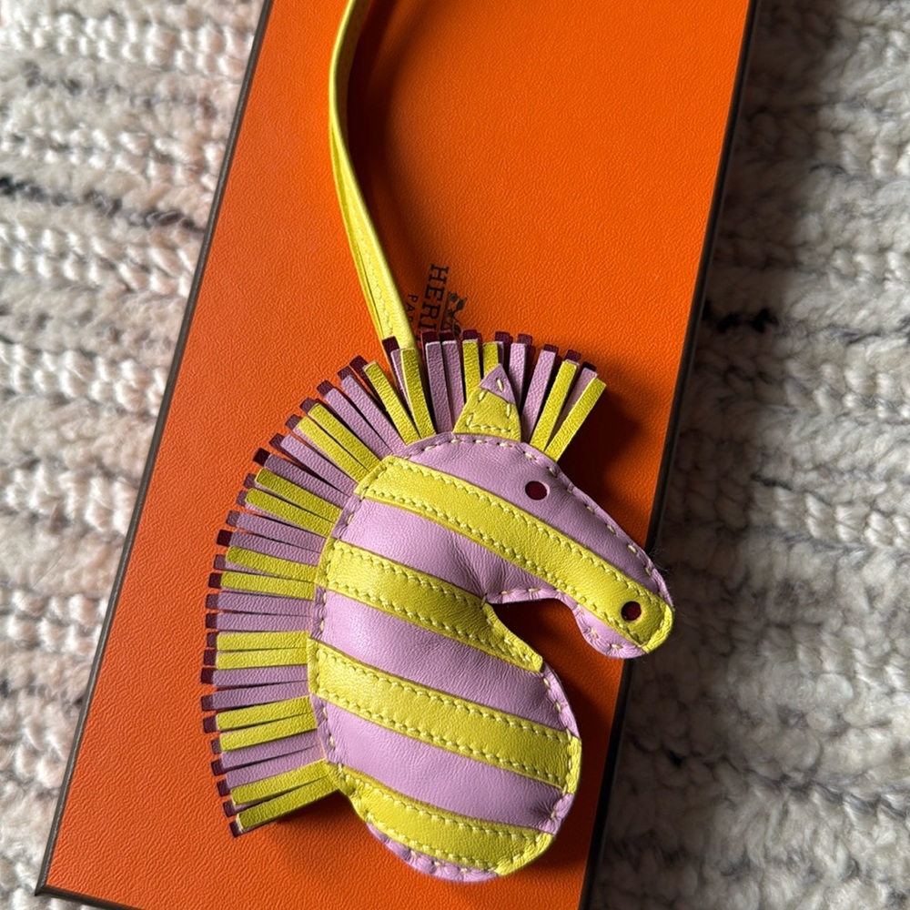 💛NIB Hermes Greegee Savannah Mauve Sylvestre Bag Charm